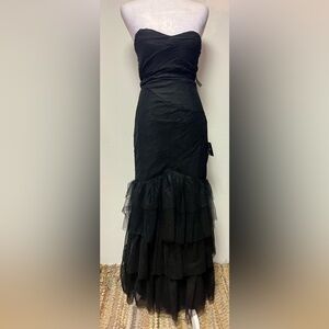 NWT Lulus Elegant Tiered Ruffle Maxi Dress
Classy Timeless Feminine
Size XS